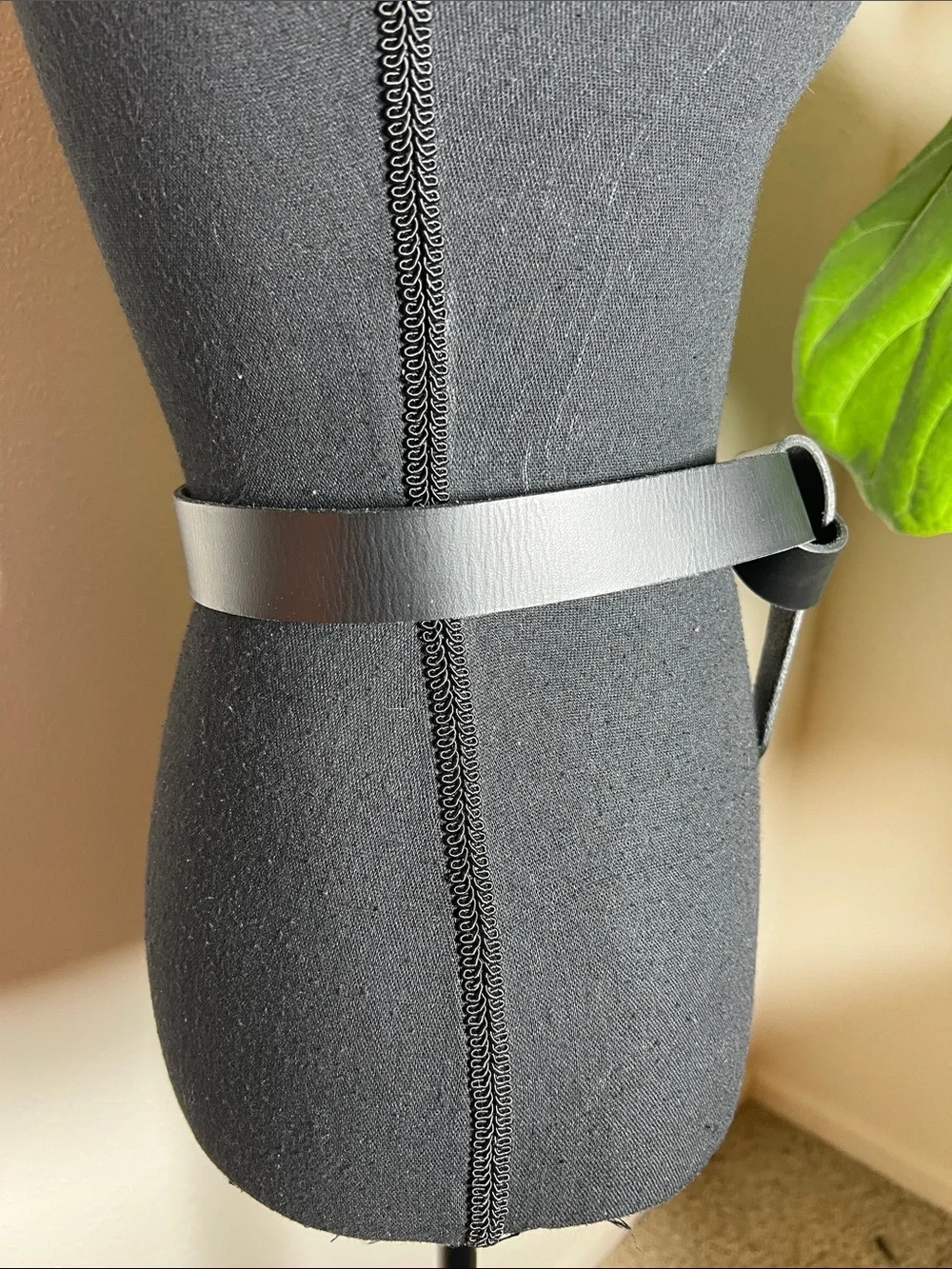 Medieval Viking Black Leather Belt with Silver Tone O-Ring